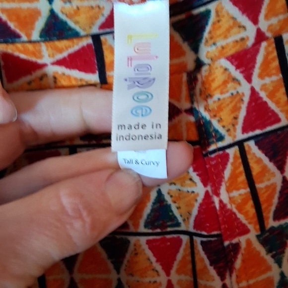 LuLaRoe Geometric Patterned Leggings - Orange and Black - Picture 5 of 5